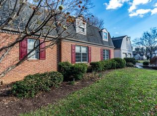 1049 Sylvan Rd, Lancaster, PA 17601