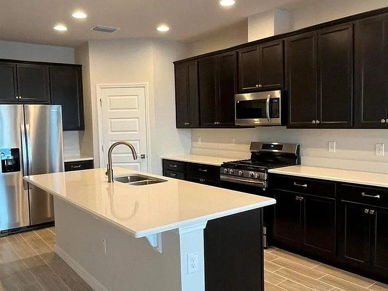 2609 Pangea Cir — Photo 3