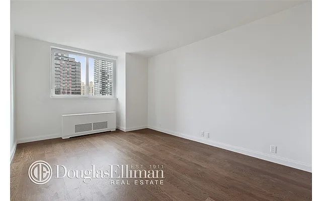 Rented by Douglas Elliman | media 78