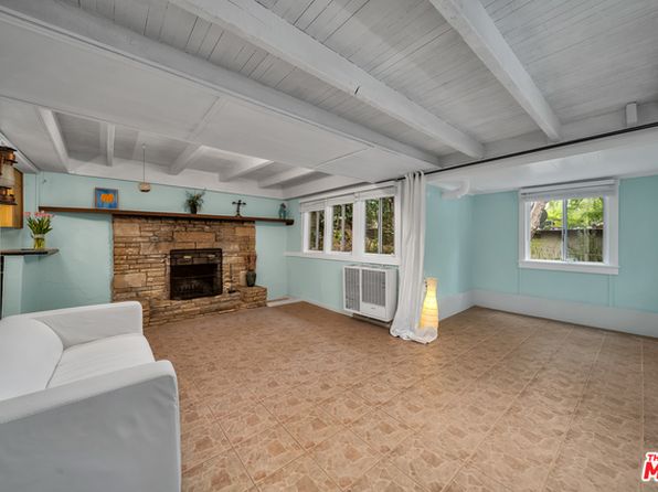 2134 N Beverly Glen Blvd