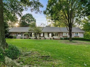2972 S Natural Bridge Dr, Springfield, MO 65809