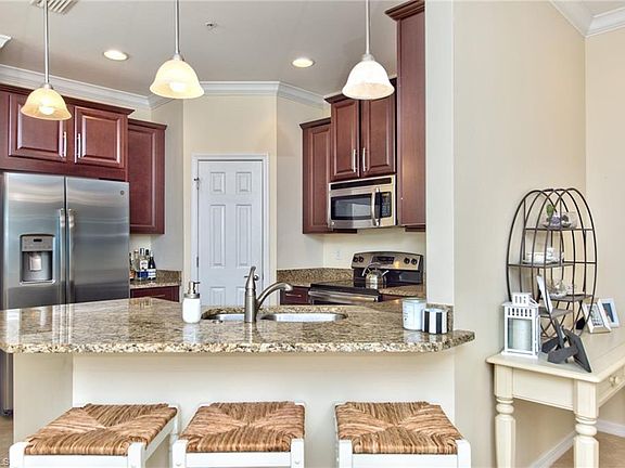 2nd image of 23570 Alamanda Dr Unit 202