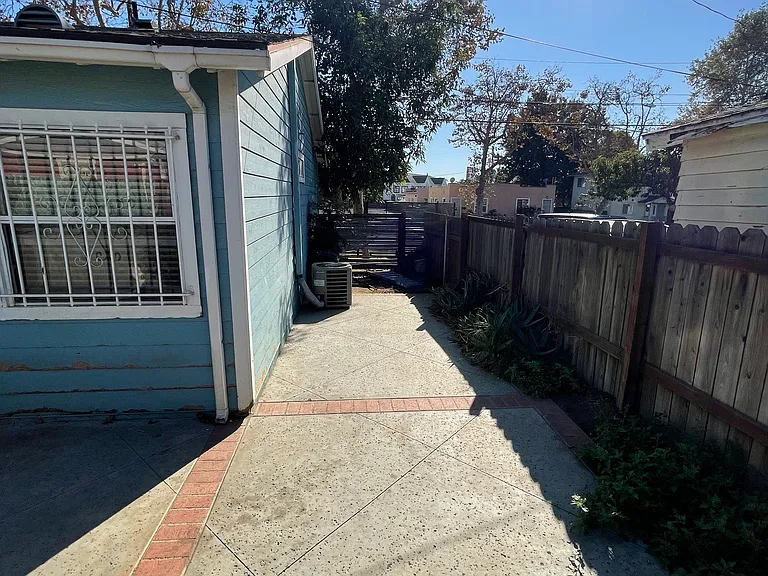 12811 La Cuarta St — Photo 6