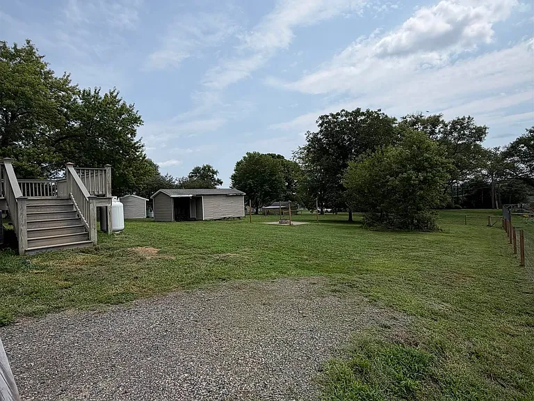 1720 Daybreak Ln — Photo 2