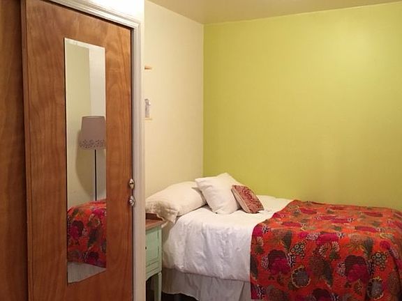 4th image of 517 E 12th St APT 2