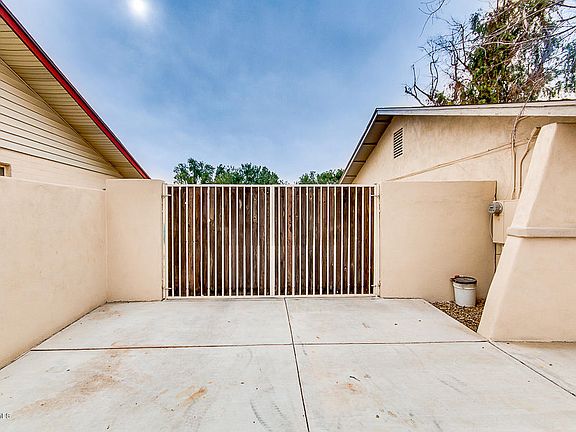 4th image of 1025 E Garnet Ave