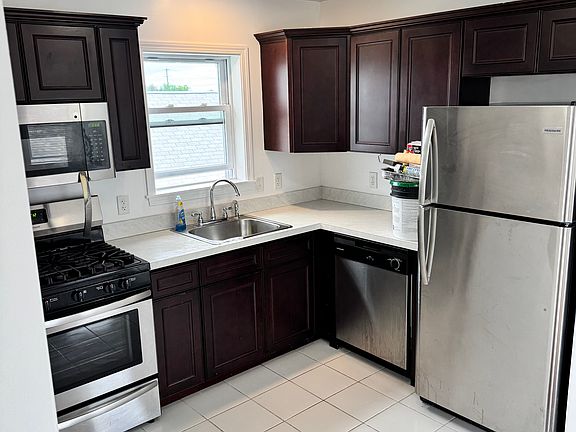 4th image of 16237 95th St Floor 2