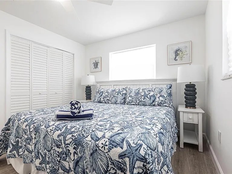 6020 Midnight Pass Rd #7 — Photo 12