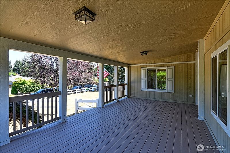 5th image of 3104 138th Street SE