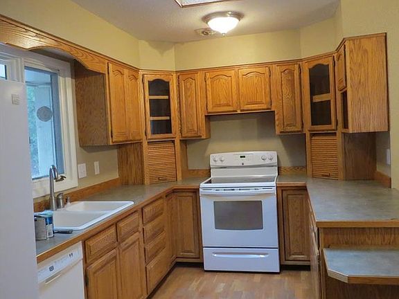 4th image of 3111 Illinois St