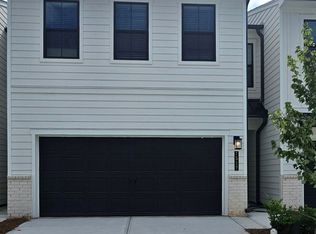 7517 Clover Ln, Flowery Branch, GA 30542