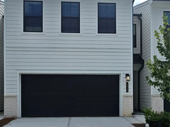 7517 Clover Ln, Flowery Branch, GA 30542