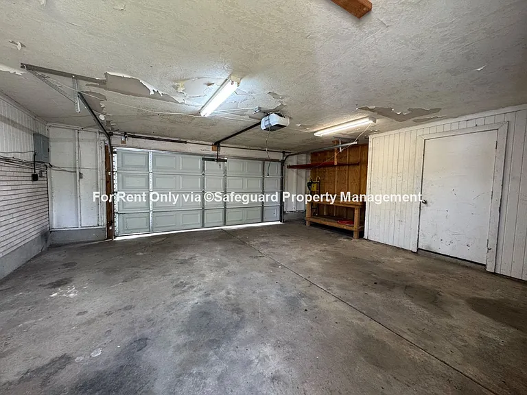 1906 E Jeremy Ct — Photo 4