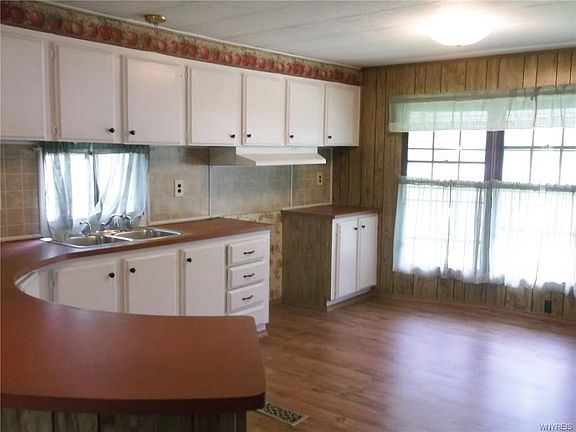 2nd image of 1094 Creekside Dr
