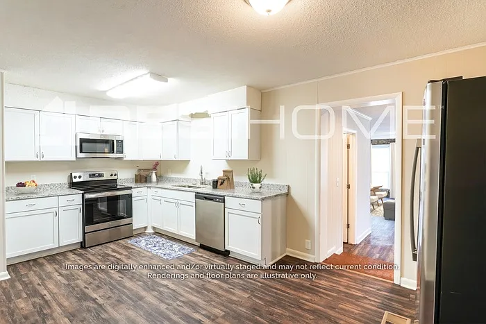 304 Ash Dr — Photo 2