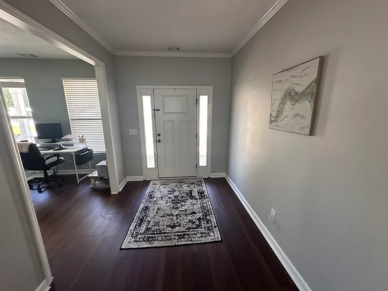 511 Sebastian Dr — Photo 1