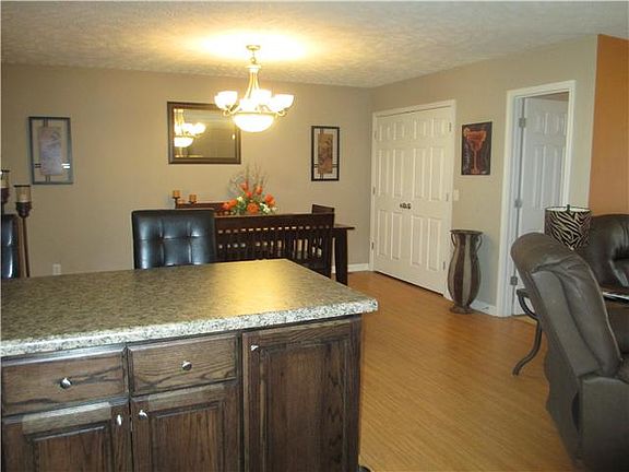 5th image of 137 Barton Dr