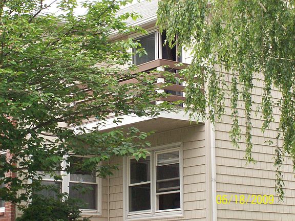 MBR Balcony w/sliders