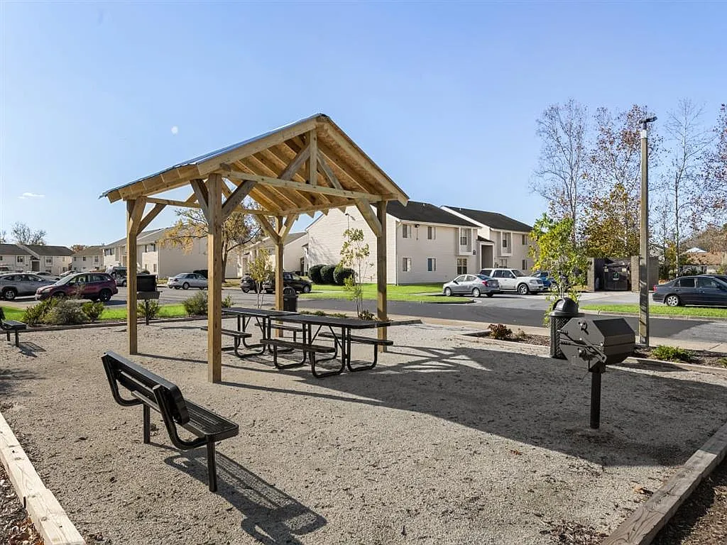 Building Photo - Bridle Creek