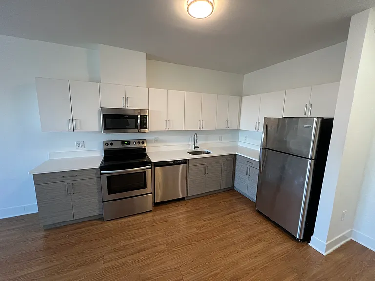 427 Bergen Ave #5 — Photo 7