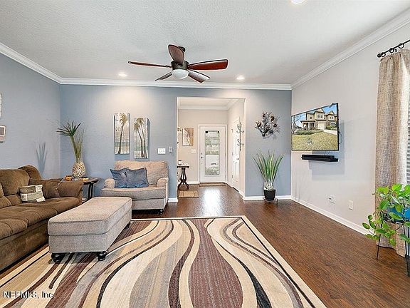 4th image of 7001 Berrybrook Dr