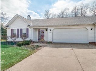 203 Bridgewater Ln, Chardon, OH 44024