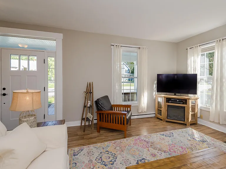 410 Main St — Photo 13