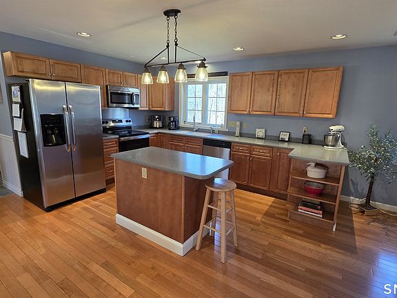 5th image of 32 Wright Road