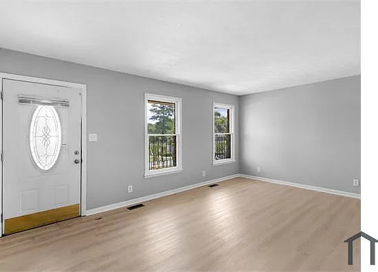 2970 Armstrong Dr — Photo 12