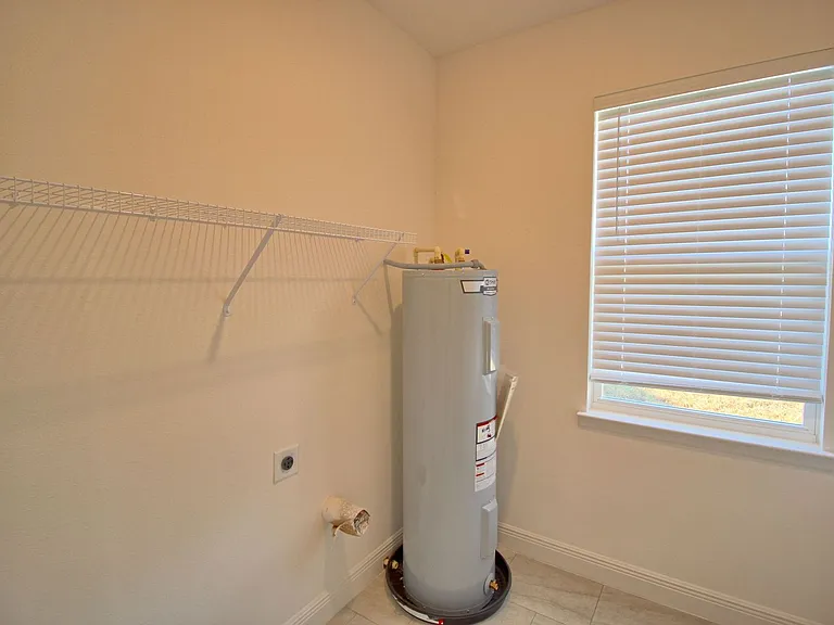 5054 Marina Dr — Photo 17