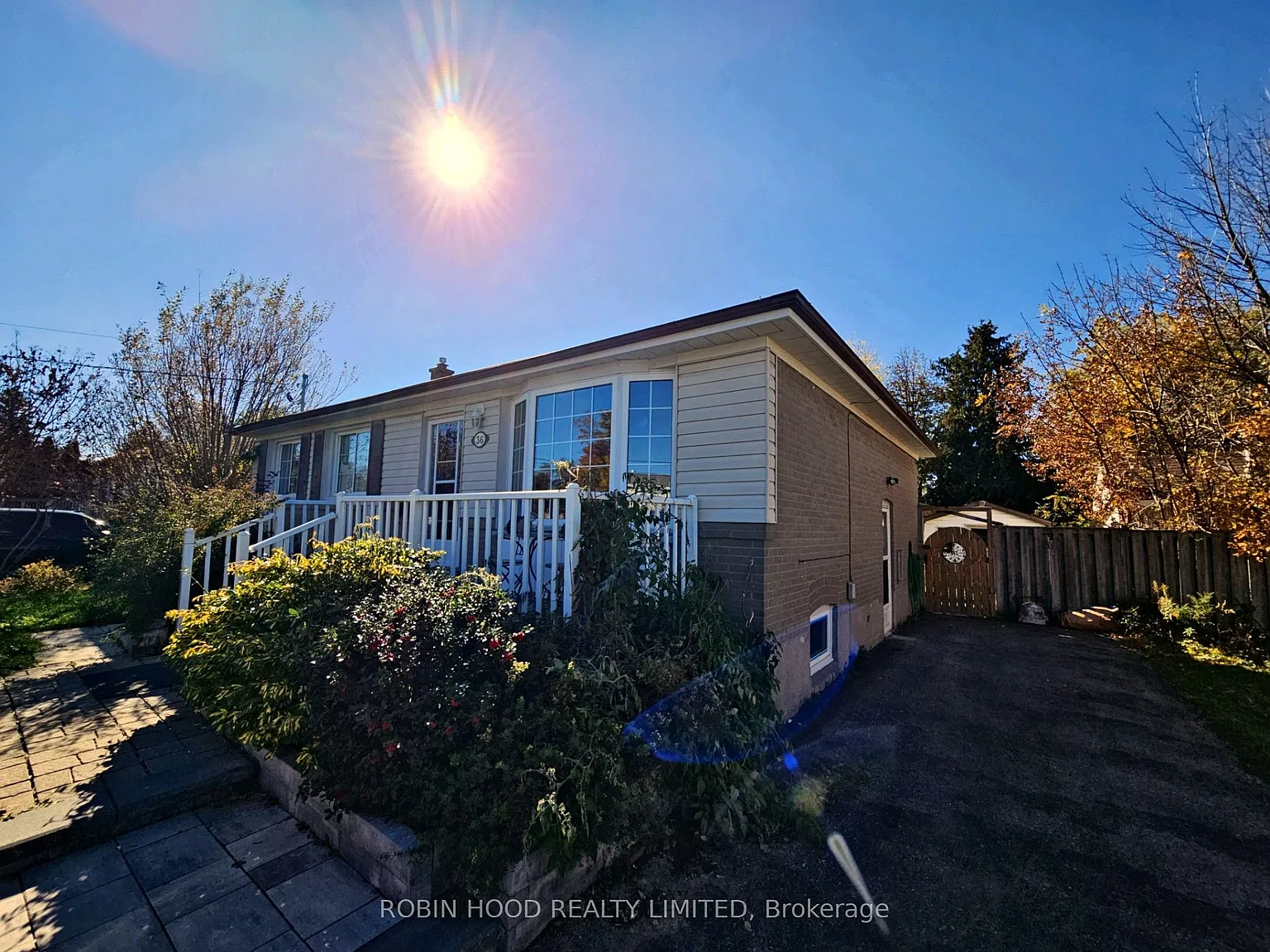 5 bed, $1,900 — Photo 1