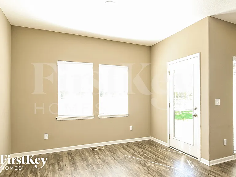 11105 Highview Rd — Photo 4