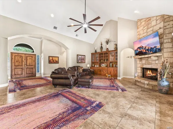563 Cambridge, New Braunfels, TX 78132