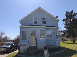 51 Kitchener St, Tiverton, RI 02878