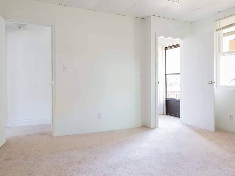 321 Seward St — Photo 3
