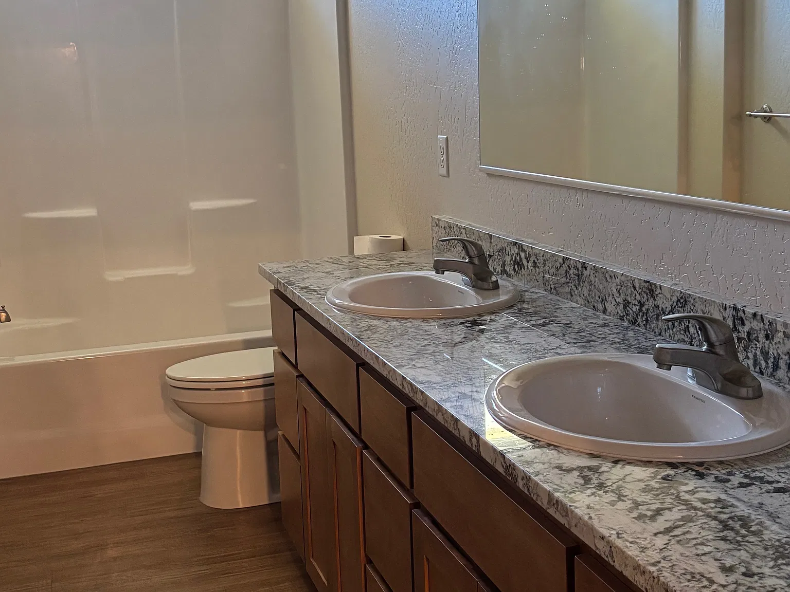 3211 Ramie Ln — Photo 4