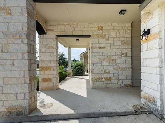 4th image of 625 Carly Ann Ln