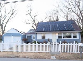 610 Lakeside Dr, Bridgeport, CT 06606