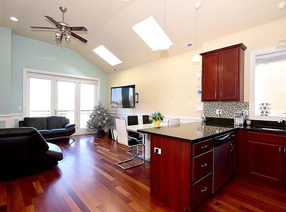 4th image of 6615 W Belmont Ave APT 3