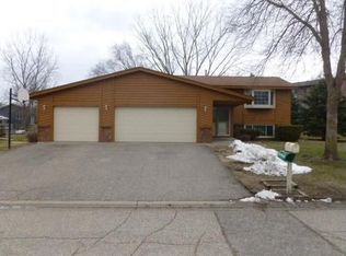 127 Stuart Dr, Jordan, MN 55352