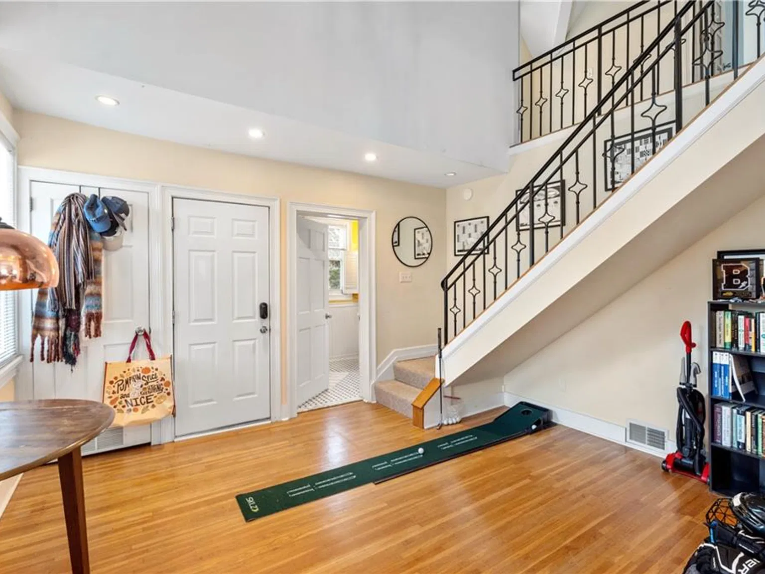 2 bed, 1550 sqft, $2,200 — Photo 2