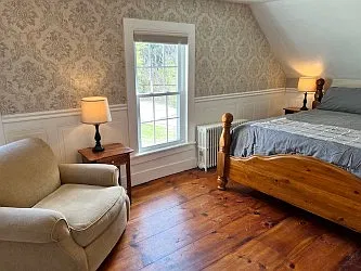 4 bed, 2.5 bath, 2200 sqft, $3,500 — Photo 3