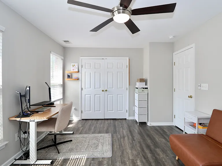 17633 Delmas Dr — Photo 31