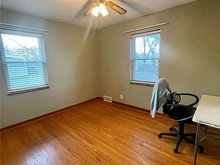 8501 Grantshire Ln — Photo 12