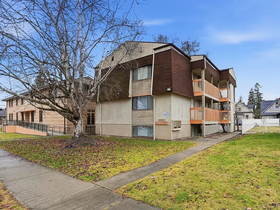 411 E Sinto Ave