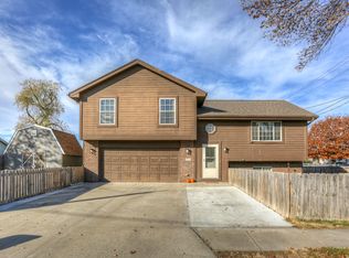 626 N 36th St, Council Bluffs, IA 51501