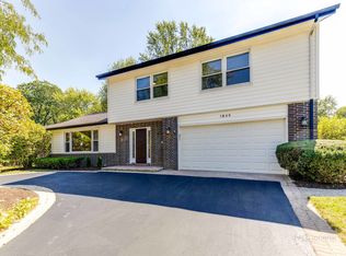 1849 Ellendale Dr, Northbrook, IL 60062