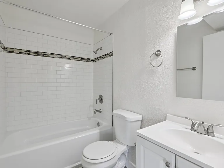 Copper Canyon Apartments — Photo 34