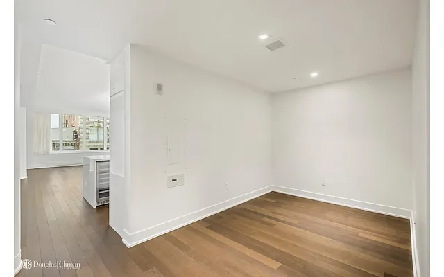 Rented by Douglas Elliman | media 23