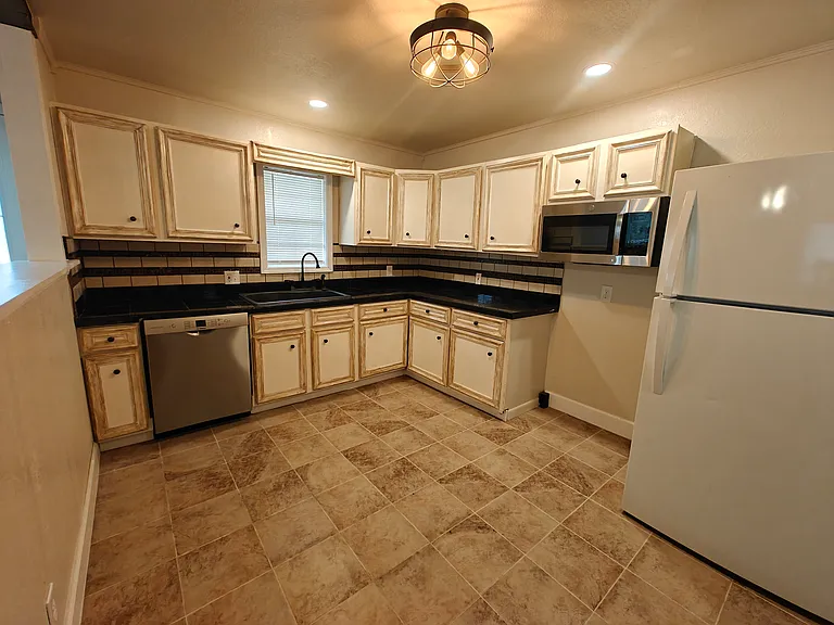 402 N Grant Ave — Photo 4